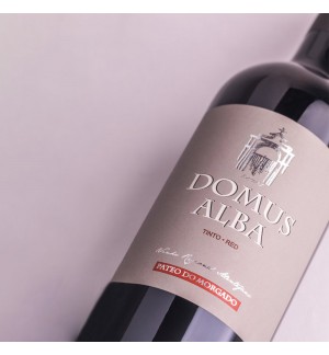 Vinho Tinto Domus Alba 2023 750ml